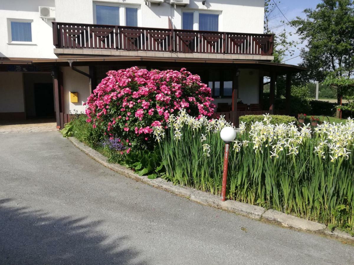 Guesthouse Sebalj Rakovica Exterior foto